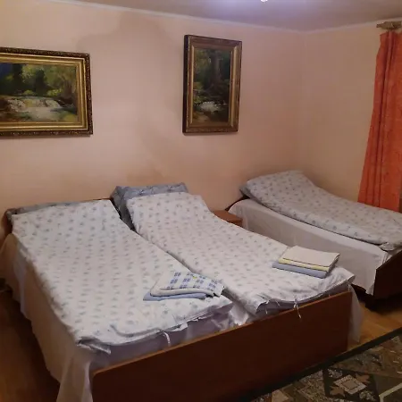 Sadiba U Erika Vandrerhjem Rakhiv