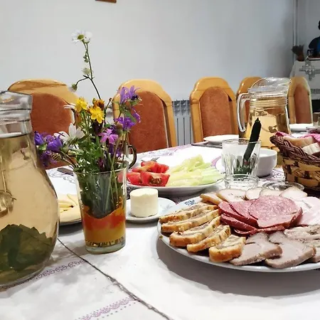Vandrarhem Sadiba U Erika *